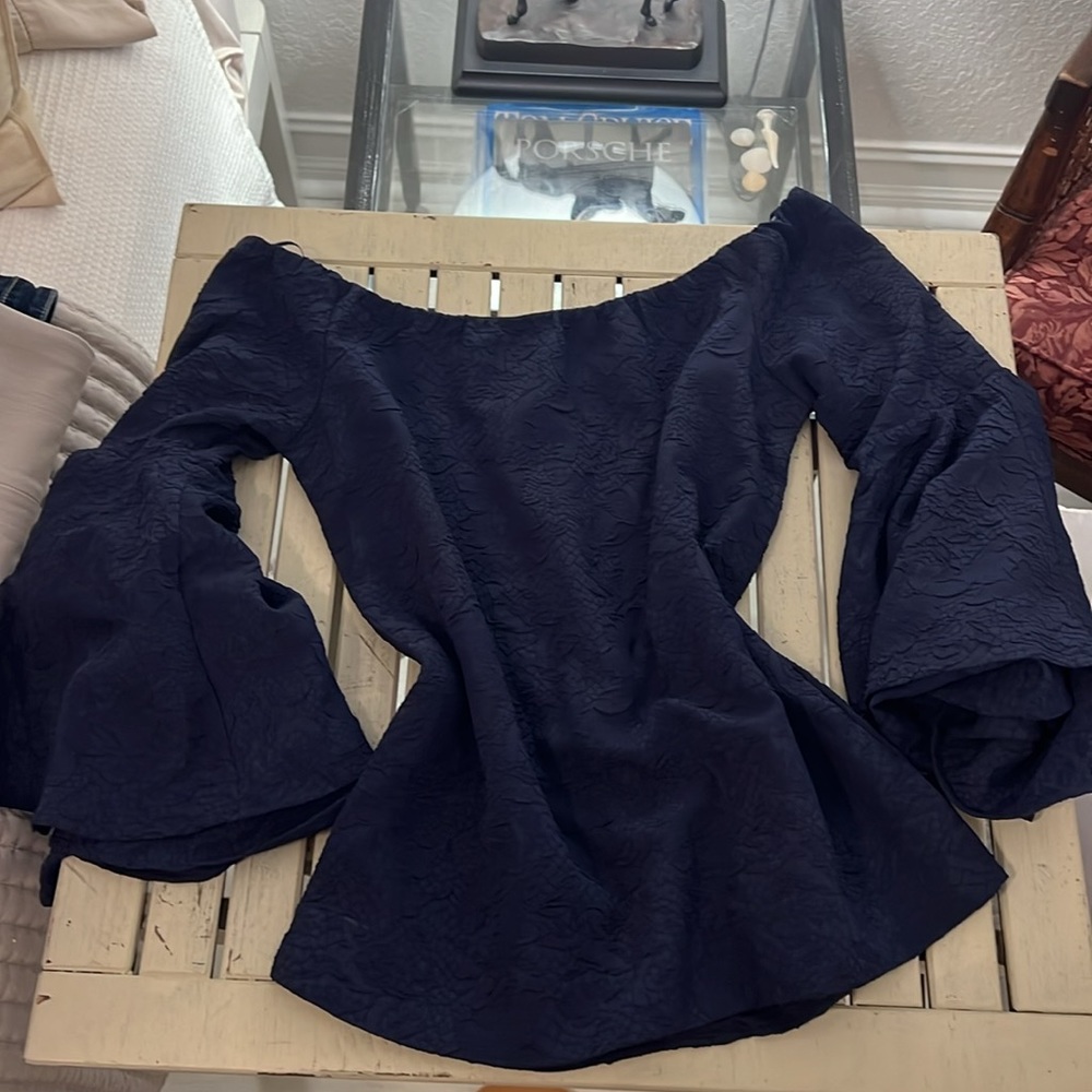 Romeo & Juliette Navy Blue Dressy Top. Size M